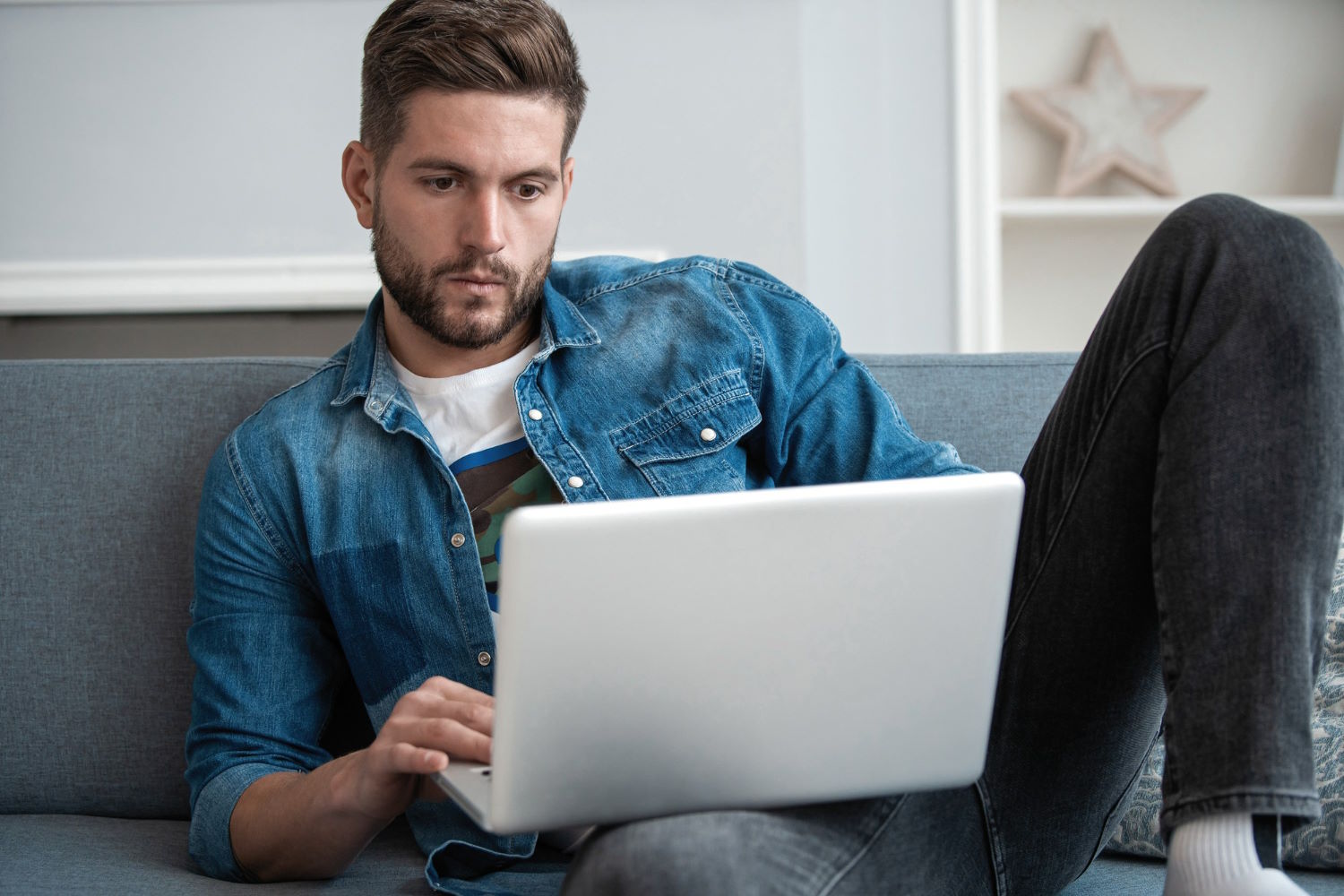 Lenovo to jedna z najbardziej znanych i cenionych marek na rynku laptopów